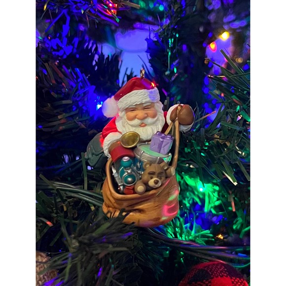 Hallmark Keepsake "Santa's Magic Sack" Christmas Tree Ornament - Picture 1 of 7